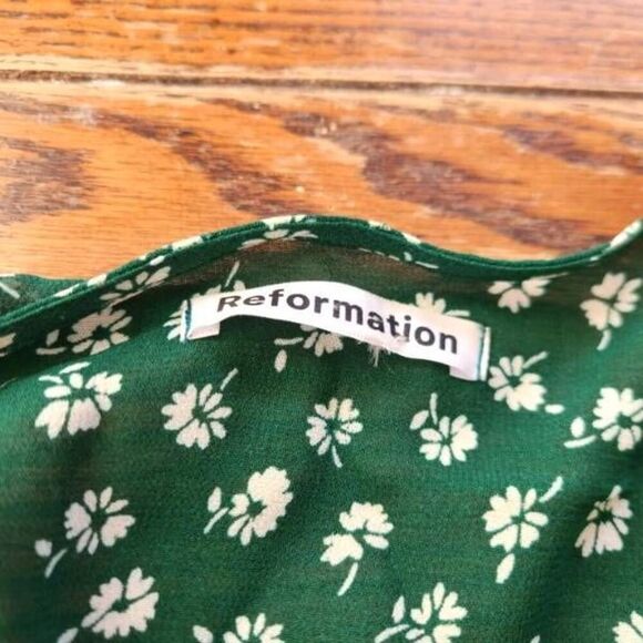 REFORMATION Lucky Mini Wrap Dress Chive Green White Floral Tie Waist Sz Medium - Picture 2 of 4